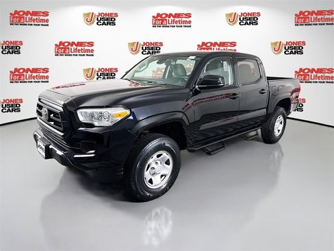 Certified 2020 Toyota Tacoma SR image 12
