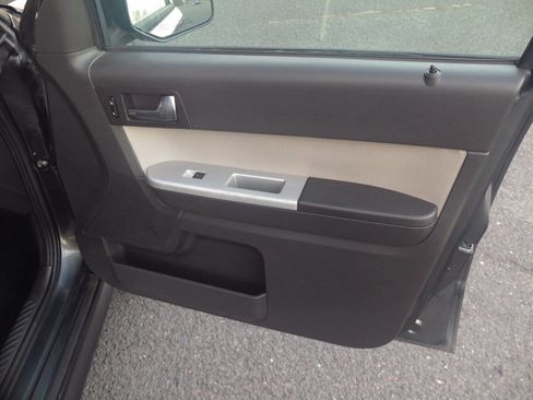 Used 2009 Mercury Mariner Premier image 20