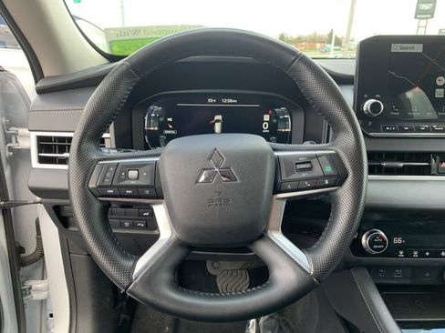 Used 2024 Mitsubishi Outlander Ralliart AWD/4WD image 28