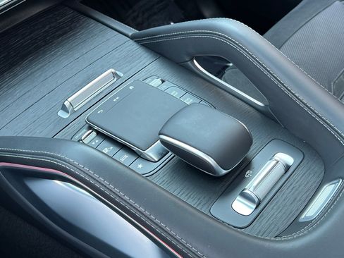 Used 2024 Mercedes-Benz GLE 53 AMG 4MATIC image 28
