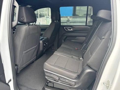 Used 2023 Chevrolet Suburban LS RWD image 9