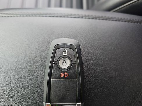 Used 2024 Ford Edge SEL image 34