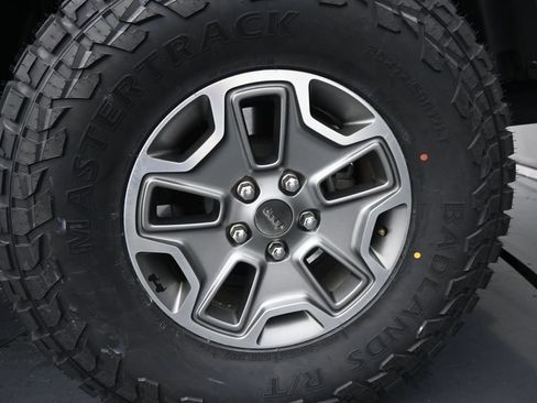 Used 2021 Jeep Gladiator Overland AWD/4WD image 15