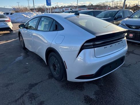 New 2026 Toyota Prius Plug-In Hybrid image 5