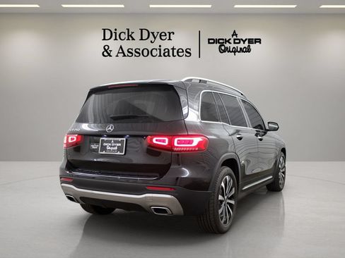 Used 2023 Mercedes-Benz GLB 250 image 3