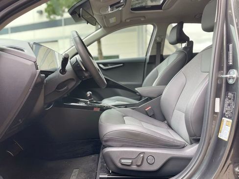 Used 2023 Kia Niro EX Touring FWD image 16