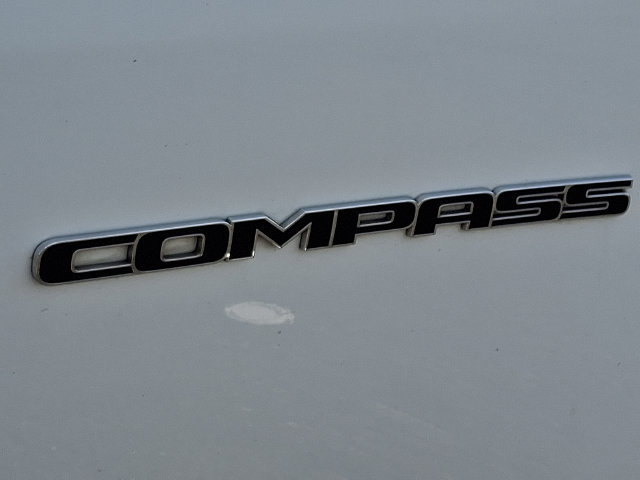 Used 2024 Jeep Compass Latitude AWD/4WD image 10