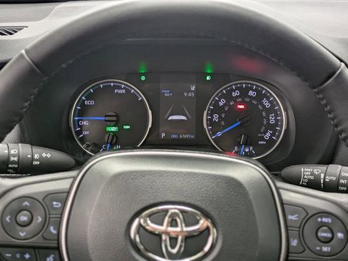 Used 2021 Toyota RAV4 XLE w/ XLE Grade Weather Package image 21