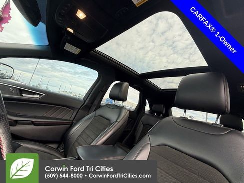 Used 2020 Ford Edge ST-Line w/ Cold Weather Package image 4