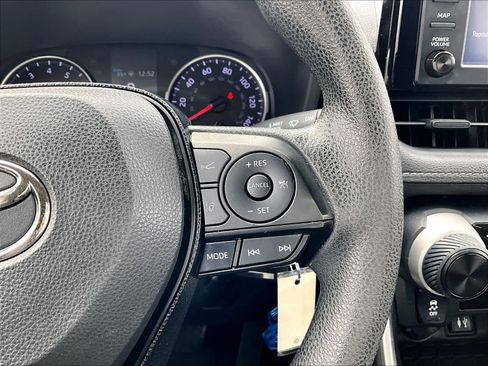 Used 2019 Toyota RAV4 LE image 24