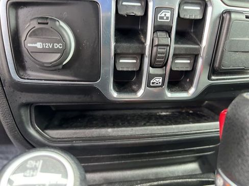 Used 2021 Jeep Gladiator Sport image 34