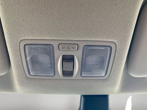 Used 2024 Hyundai Venue SEL image 27