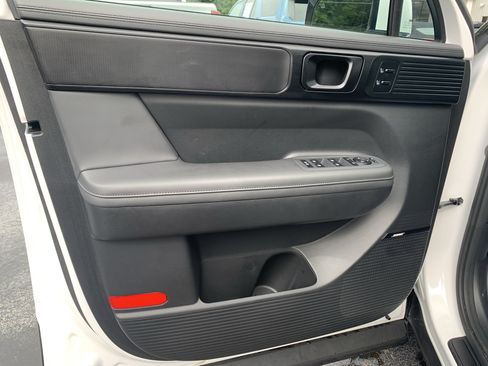 Used 2025 Hyundai Santa Fe Calligraphy AWD/4WD image 18