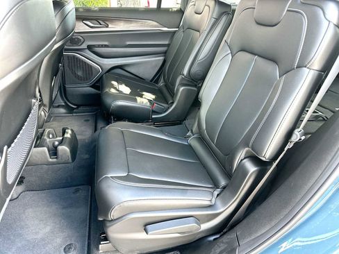 New 2026 Jeep Grand Cherokee L Limited w/ Limited Altitude Package AWD/4WD image 23