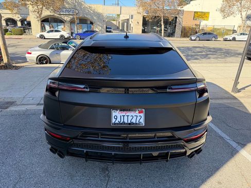Used 2023 Lamborghini Urus S image 11