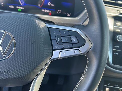 Certified 2024 Volkswagen Tiguan SE w/ Panoramic Sunroof Package image 22