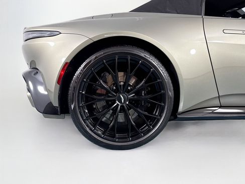 Used 2023 Aston Martin V8 Vantage Roadster RWD image 45
