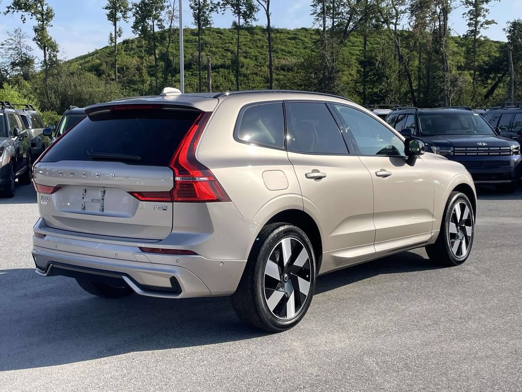 Used 2025 Volvo XC60 T8 Plus w/ Protection Package Premier AWD/4WD image 28