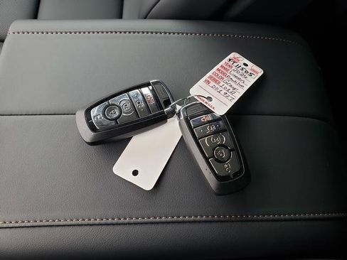 New 2026 Lincoln Nautilus Premier image 21