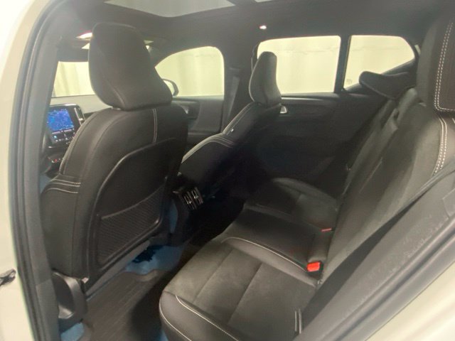 Used 2023 Volvo XC40 Recharge Ultimate w/ Protection Package Premier AWD/4WD image 13