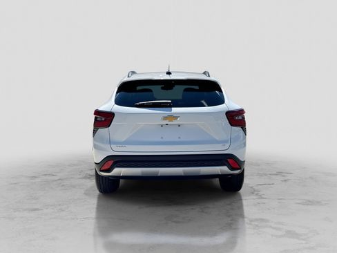 Used 2024 Chevrolet Trax LT w/ Driver Confidence Package FWD image 7