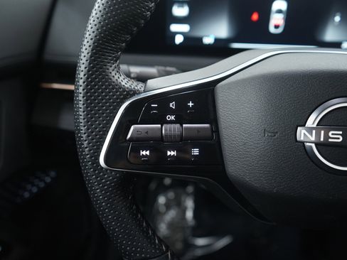 Used 2024 Nissan Ariya AWD image 24