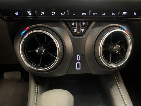 Used 2025 Chevrolet Blazer LT image 44