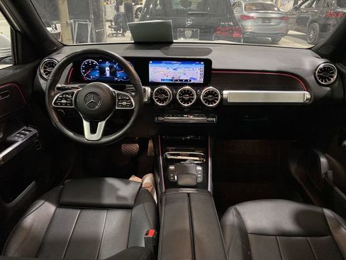 Certified 2022 Mercedes-Benz GLB 250 4MATIC w/ Premium Package Lite image 2