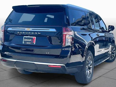 Used 2022 Chevrolet Suburban LT image 12