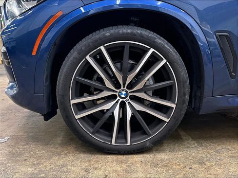 Used 2023 BMW X5 xDrive40i w/ M Sport Package AWD/4WD image 12