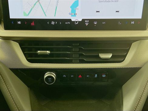 Used 2025 Ford Explorer Active image 21