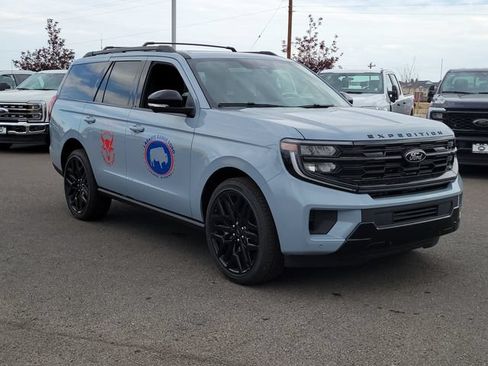 New 2026 Ford Expedition Platinum w/ Stealth Performance Package AWD/4WD image 7