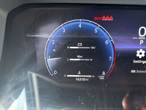 Used 2025 Toyota Tacoma TRD Sport AWD/4WD image 24