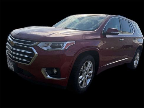 Used 2020 Chevrolet Traverse High Country image 2