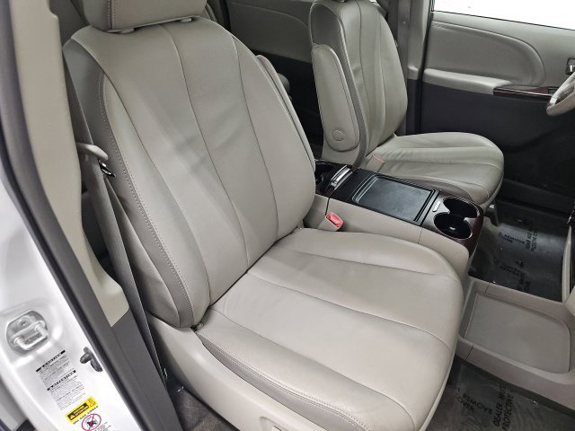Used 2013 Toyota Sienna Limited w/ Premium Pkg AWD/4WD image 43