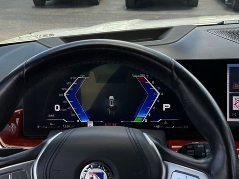 Used 2024 BMW ALPINA XB7 AWD/4WD image 10