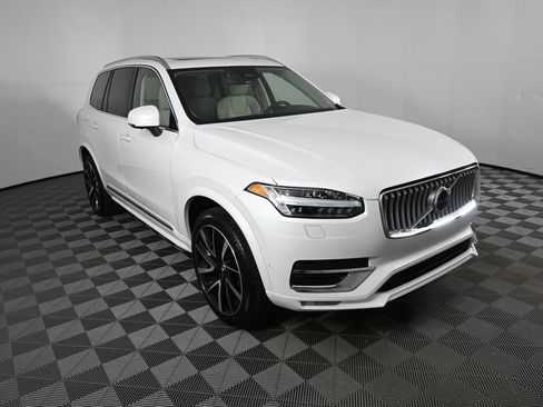 Used 2025 Volvo XC90 B5 Plus w/ Protection Package Premier image 22