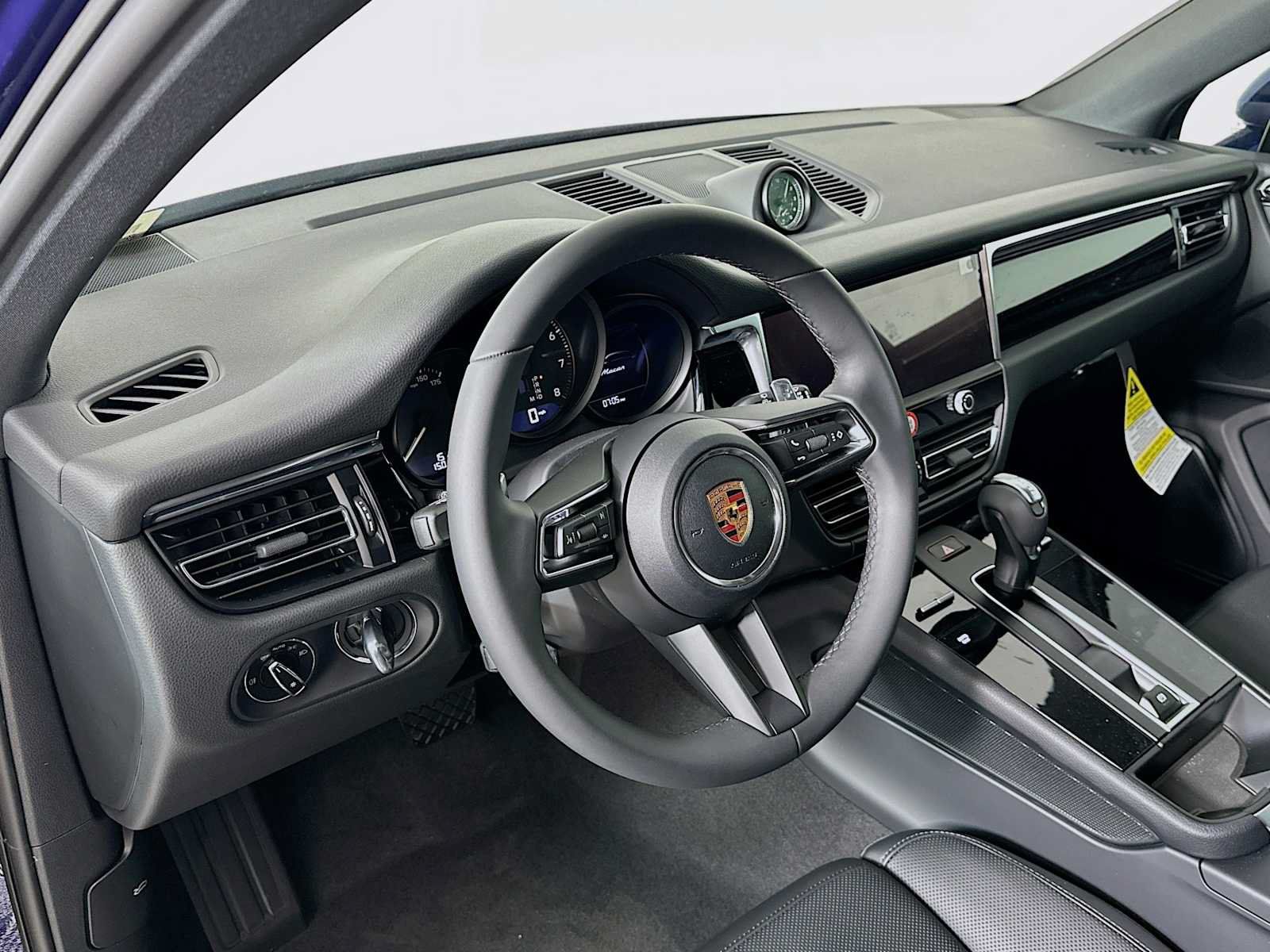 Used 2026 Porsche Macan AWD/4WD image 4