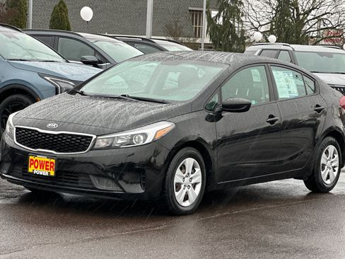 Used 2017 Kia Forte LX image 8