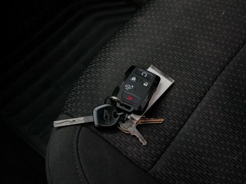 Used 2021 Chevrolet Silverado 2500 Custom w/ Custom Value Package image 50