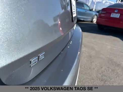 Used 2025 Volkswagen Taos SE image 13