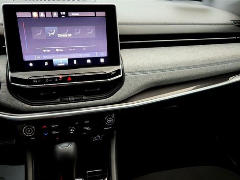 Used 2023 Jeep Compass Sport image 29