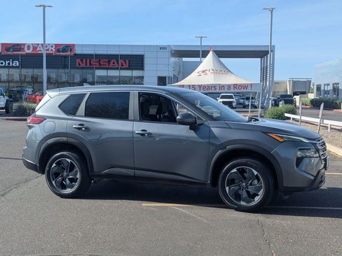 Certified 2025 Nissan Rogue SV AWD/4WD image 6