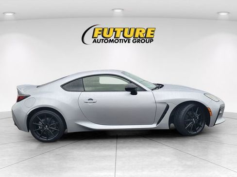 Used 2025 Toyota GR86 Premium w/ ALL Weather Mat Package (TMS) RWD image 3