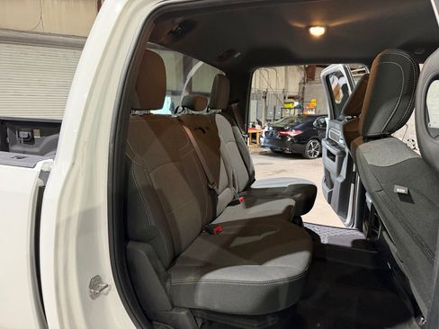 Used 2021 RAM 2500 Big Horn w/ Level 1 Equipment Group AWD/4WD image 22