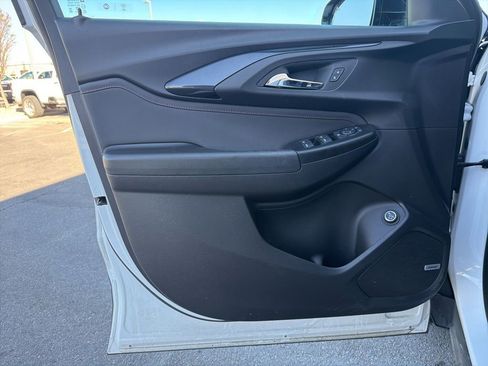 Used 2023 Chevrolet TrailBlazer RS w/ Sun and Liftgate Package image 5