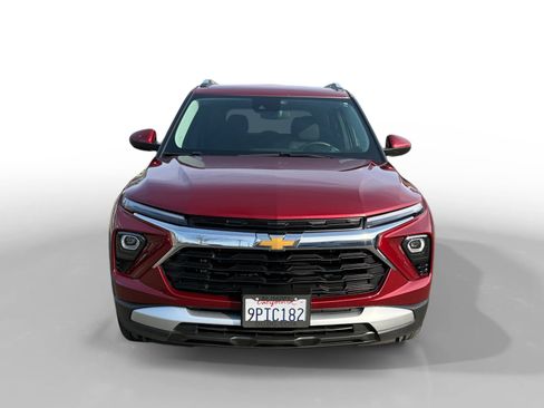 Used 2025 Chevrolet TrailBlazer LT w/ LT Cold Weather Package image 8