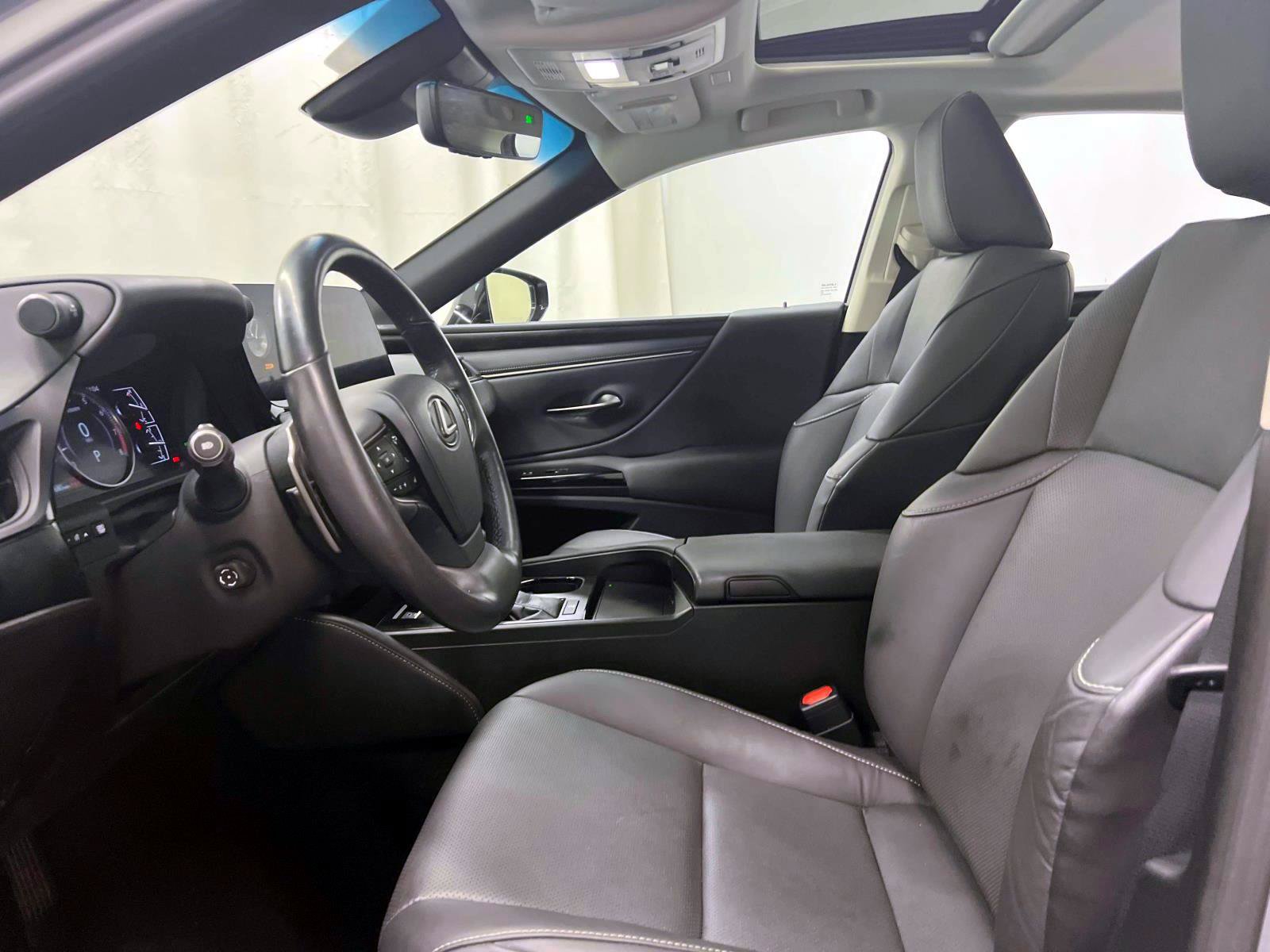 Used 2023 Lexus ES 350 w/ Premium Package FWD image 17