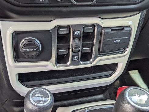 Used 2022 Jeep Wrangler Unlimited Sport AWD/4WD image 28