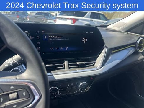 Used 2024 Chevrolet Trax LT w/ Driver Confidence Package FWD image 26